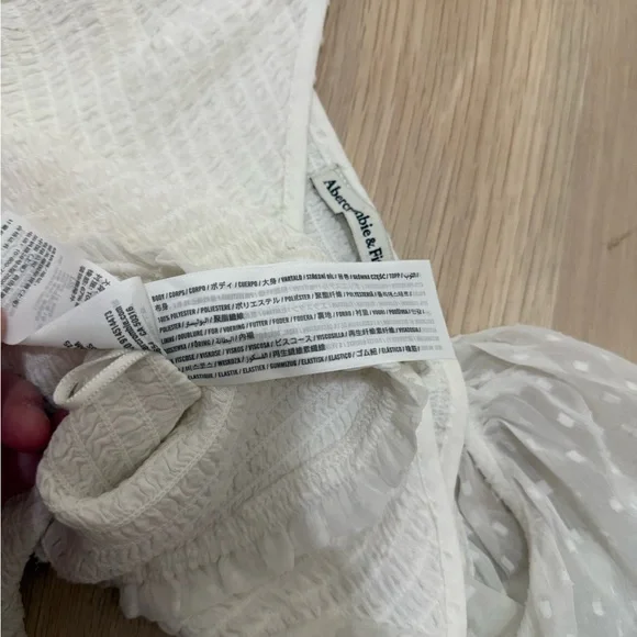 Abercrombie & fitch NWOT white smocked Swiss dot sleeve crop top - Picture 9 of 9